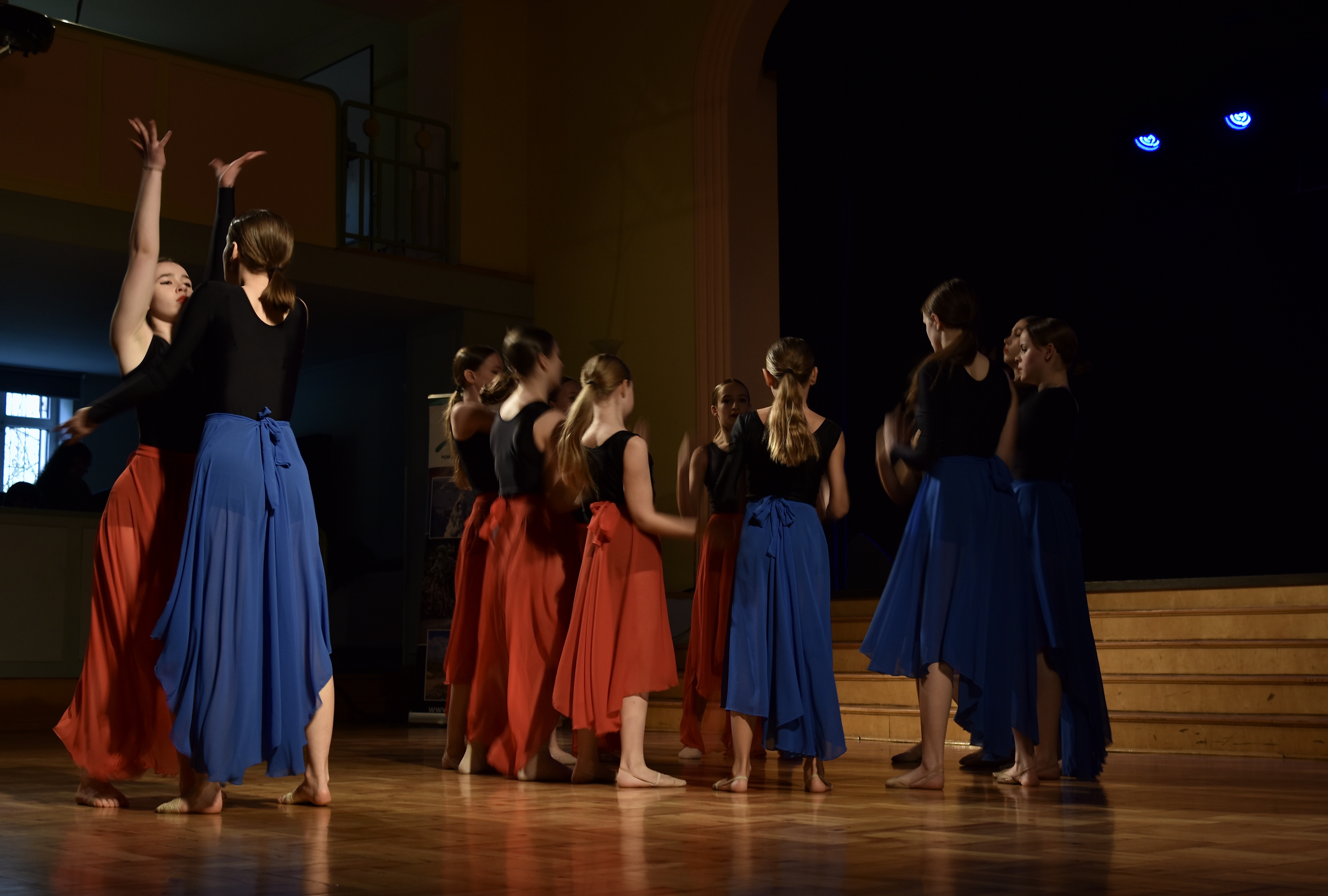 konkurs SAGA 2023 w DK w Kozach. Na zdjęciu zespół taneczny Etiuda podczas występu.